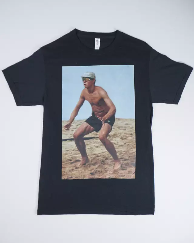 Black Harry Jowsey Beach Photo-Print -T-Shirt