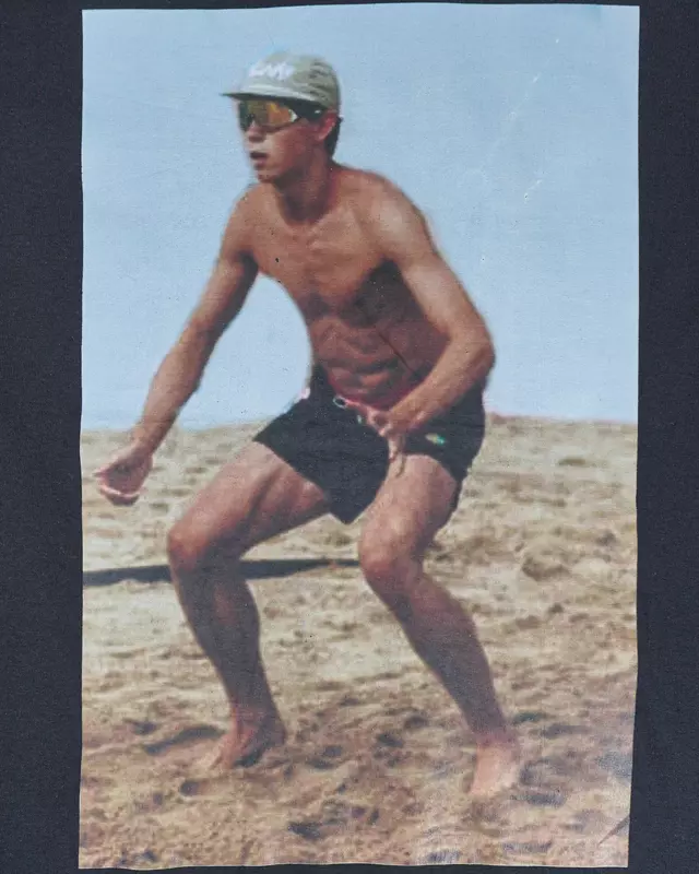 Black Harry Jowsey Beach Photo-Print -T-Shirt