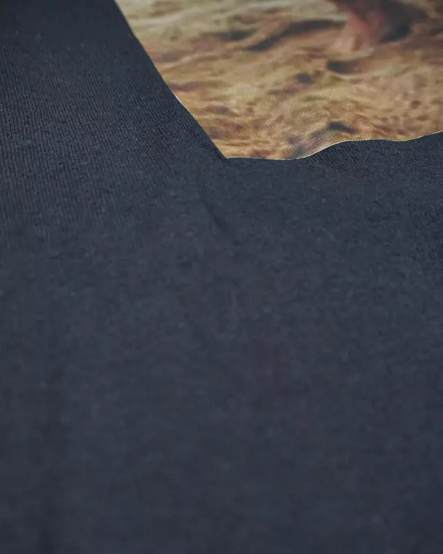 Black Harry Jowsey Beach Photo-Print -T-Shirt