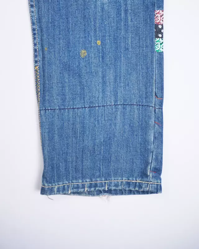 Medium Wash Red-Underlay Distressed 501-Style Demin Jeans