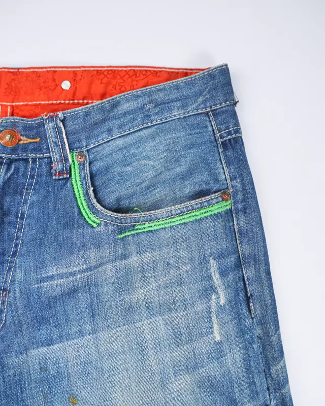 Medium Wash Red-Underlay Distressed 501-Style Demin Jeans