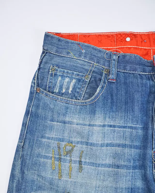Medium Wash Red-Underlay Distressed 501-Style Demin Jeans