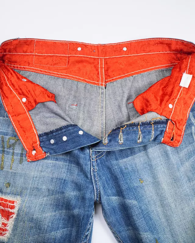 Medium Wash Red-Underlay Distressed 501-Style Demin Jeans