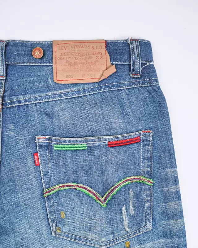 Medium Wash Red-Underlay Distressed 501-Style Demin Jeans