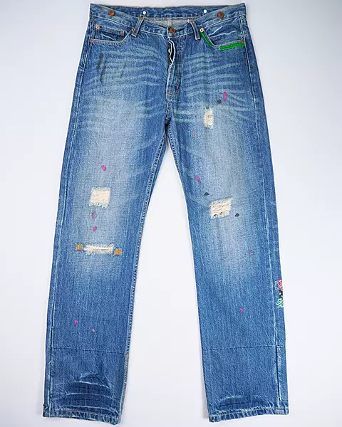 Light Wash Distressed Graphic-Embroidery 501-Style Denim Jeans