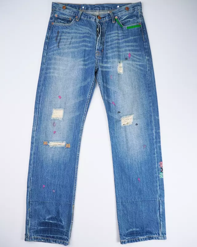 Light Wash Distressed Graphic-Embroidery 501-Style Denim Jeans