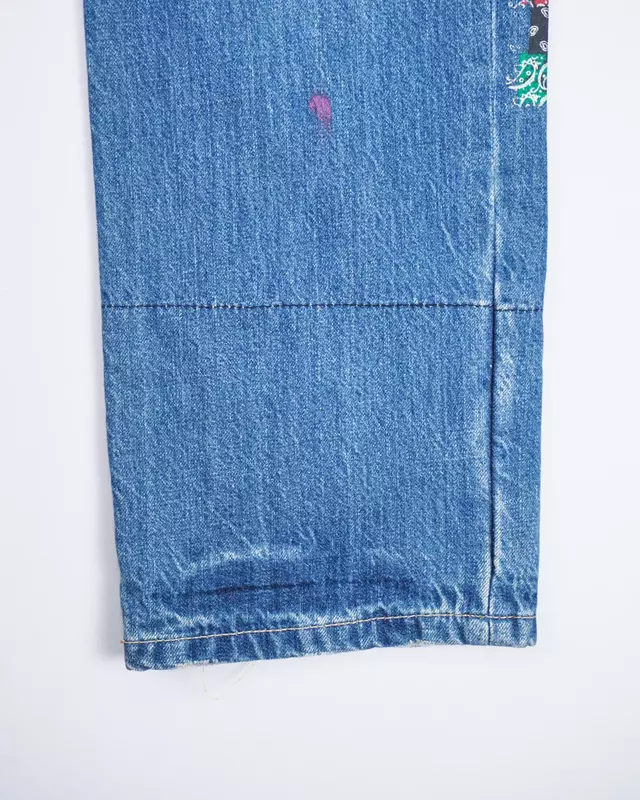 Light Wash Distressed Graphic-Embroidery 501-Style Denim Jeans