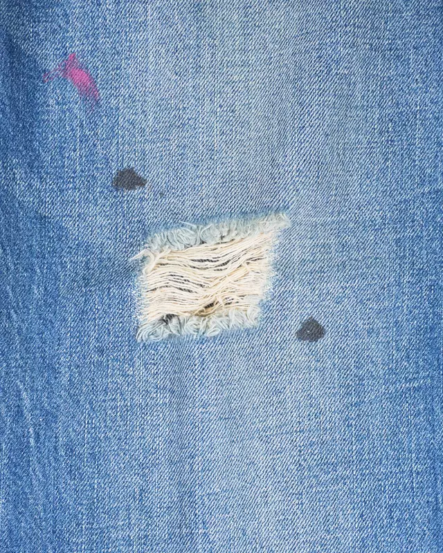 Light Wash Distressed Graphic-Embroidery 501-Style Denim Jeans