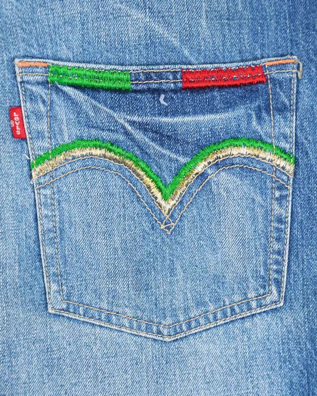 Light Wash Distressed Graphic-Embroidery 501-Style Denim Jeans