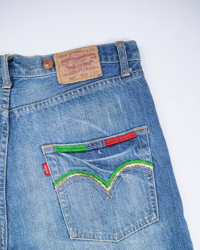 Light Wash Distressed Graphic-Embroidery 501-Style Denim Jeans