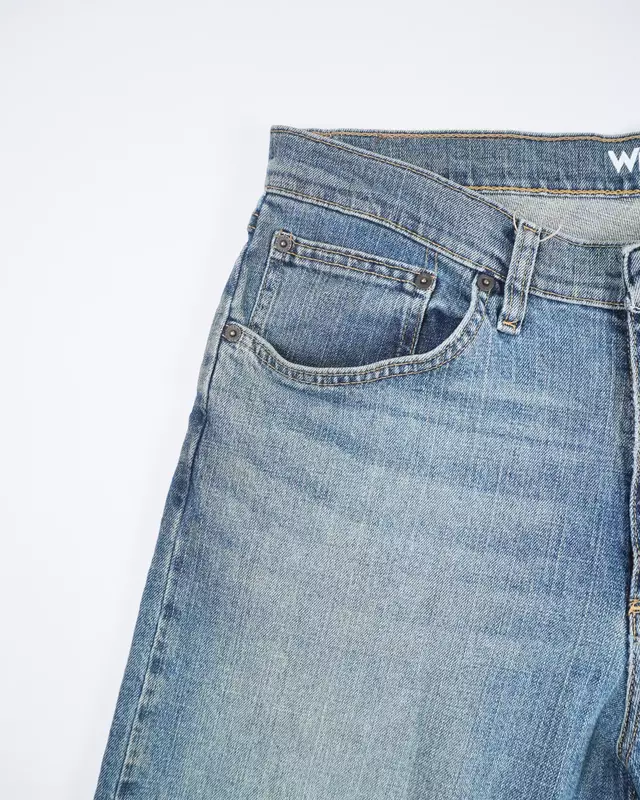 Light Wash Distressed Knee-Rip Relaxed-Fit Jeans
