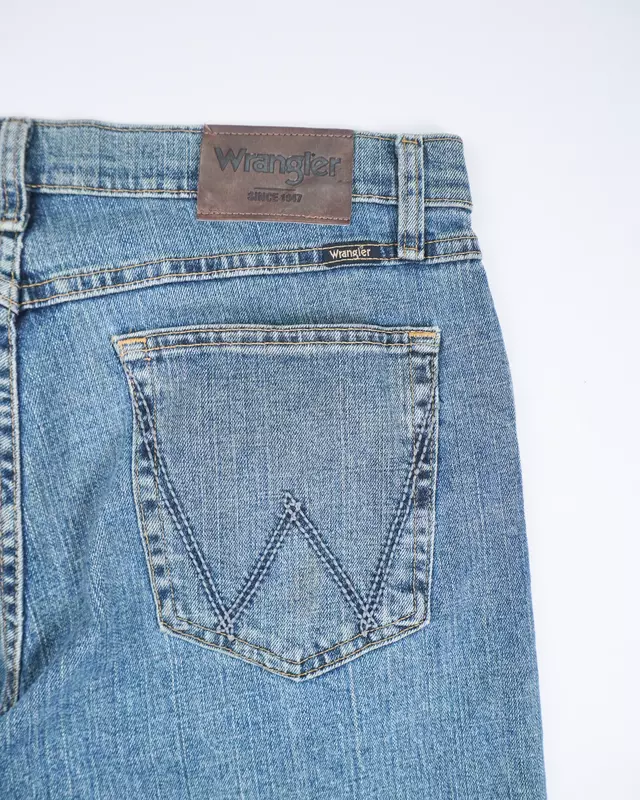 Light Wash Distressed Knee-Rip Relaxed-Fit Jeans