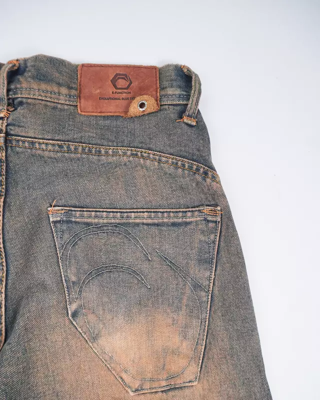 Mud-Wash Tinted Twist-Seam Straight Jeans