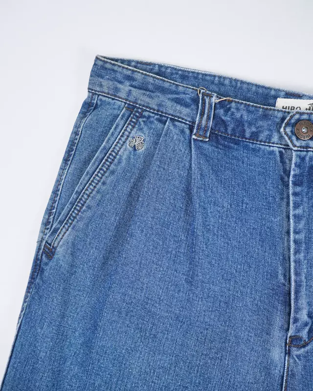 Medium Wash Pleated-Front Wide-Leg Denim Jeans